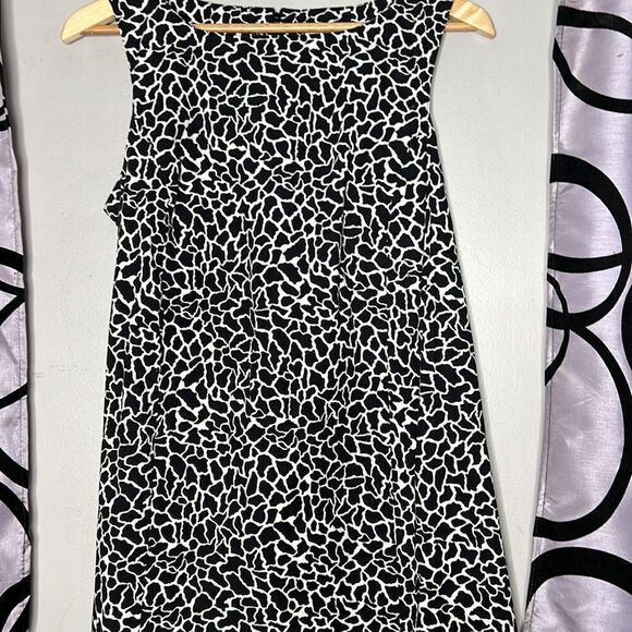 Motherhood black and white print sleeveless shift dress - Picture 5 of 10